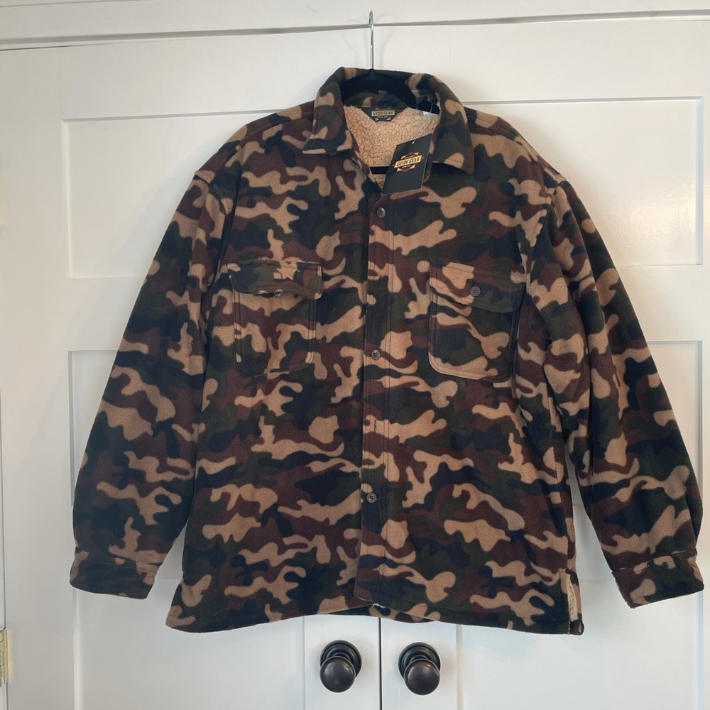 Gear Guide, Men’s Camo Sherpa Jacket, Size Large